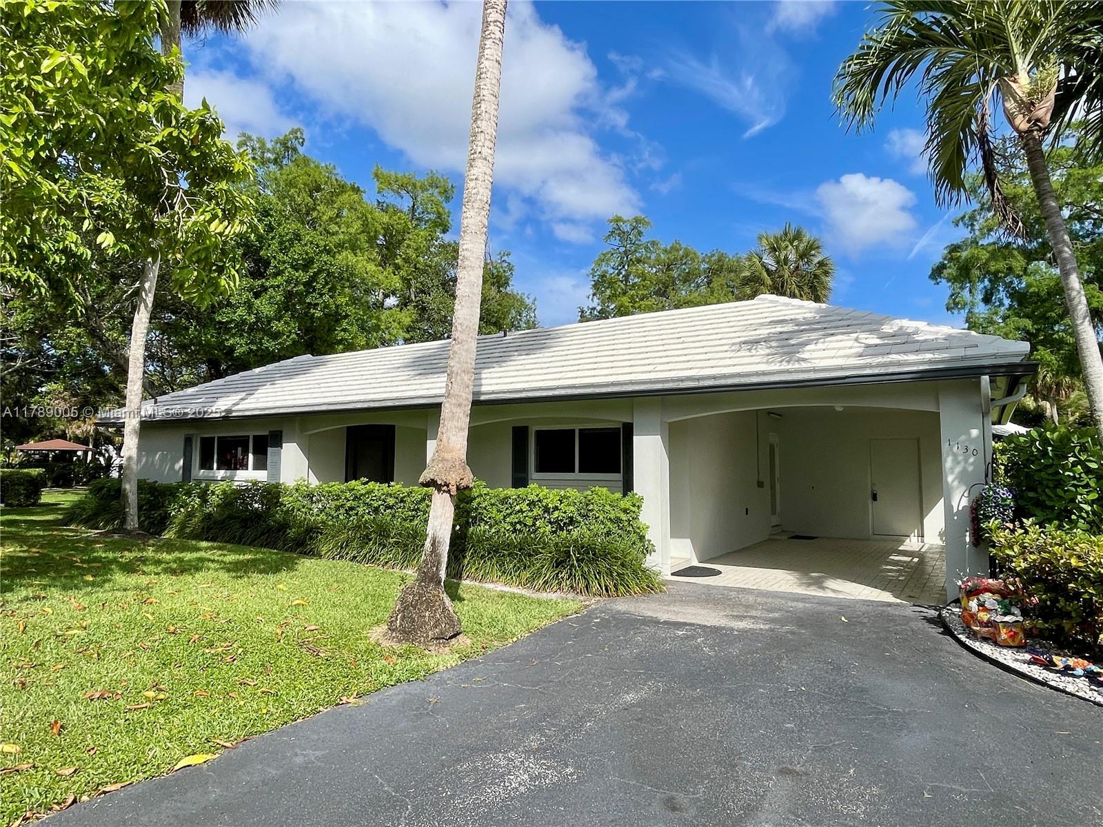 1130 W Cypress Dr #V-16, Pompano Beach, Florida image 2