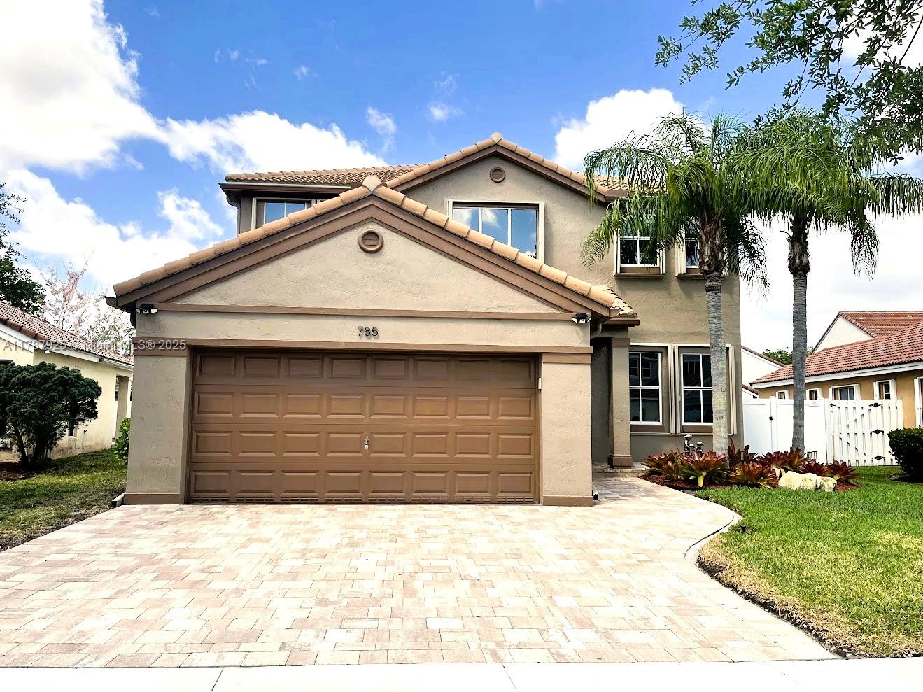 785  Falling Water Rd  For Sale A11787925, FL