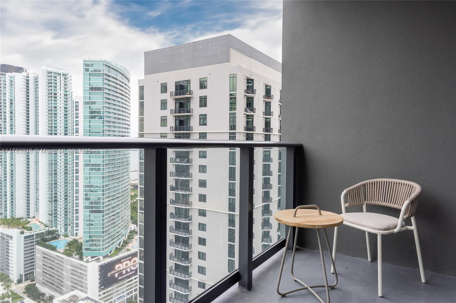 Condo for Sale in Miami, FL
