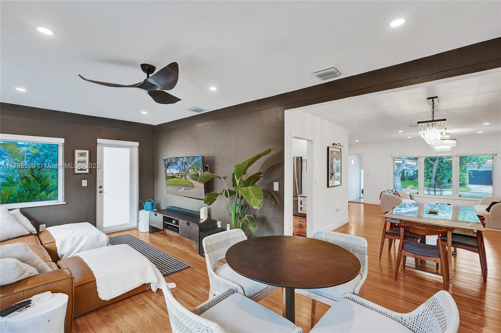 552 Alminar Ave, Coral Gables, Florida image 10