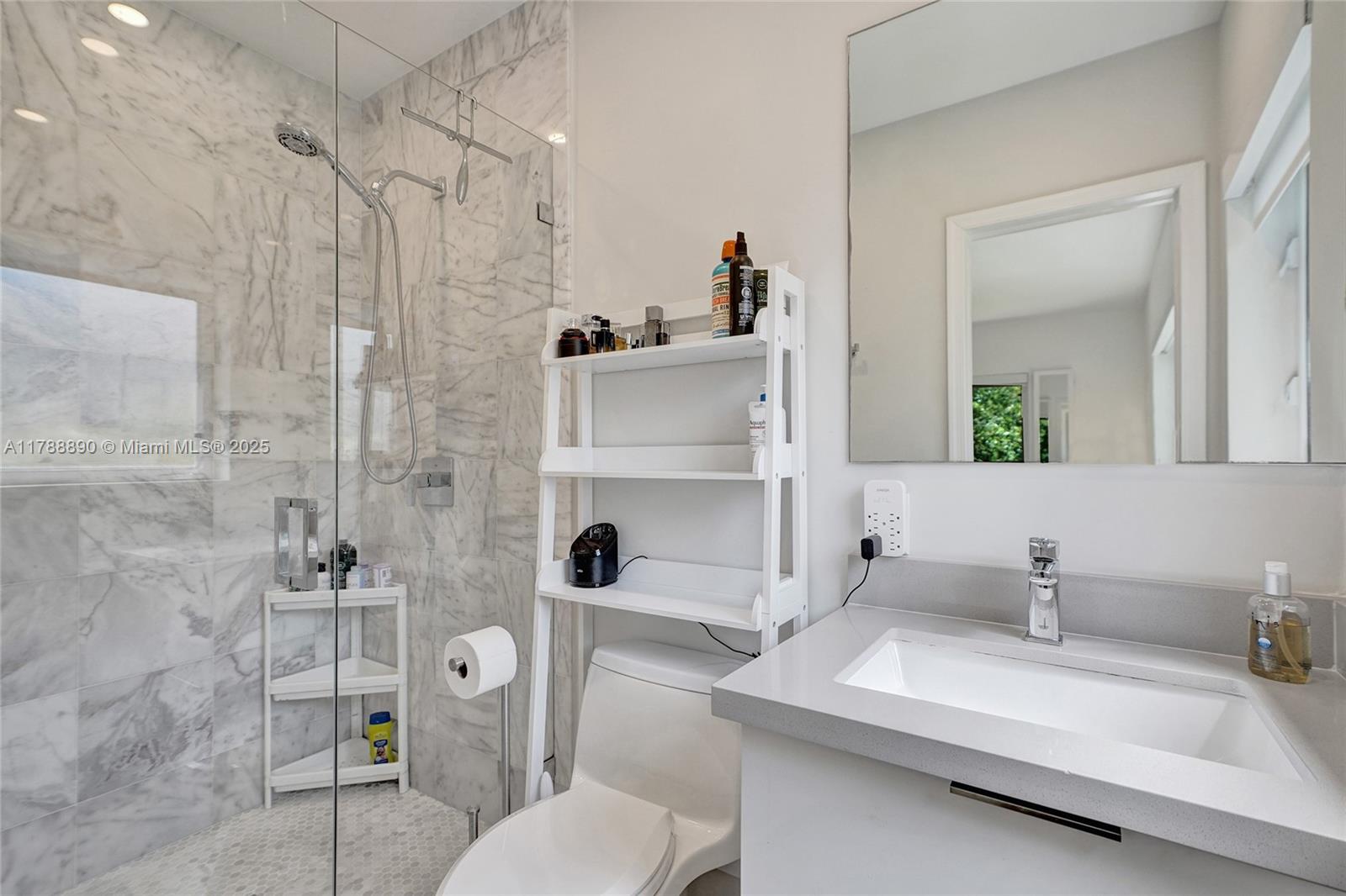 552 Alminar Ave, Coral Gables, Florida image 16