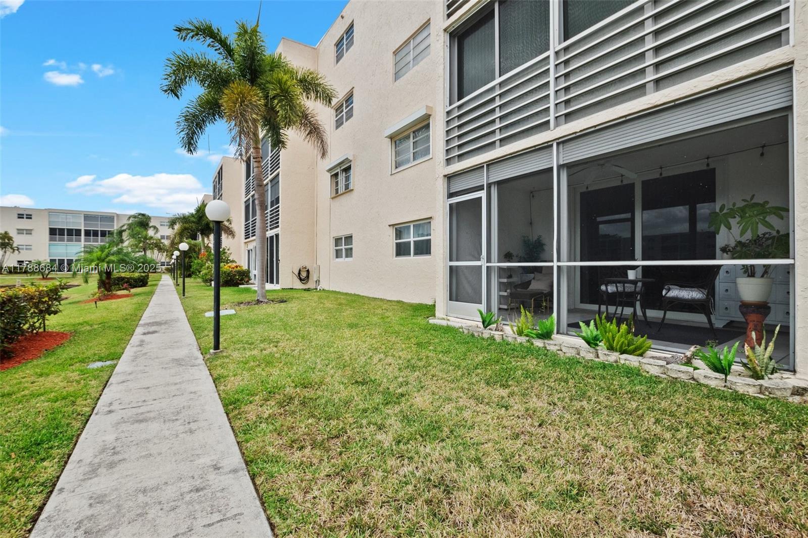1024 SE 4th Ave #102, Dania Beach, Florida image 14