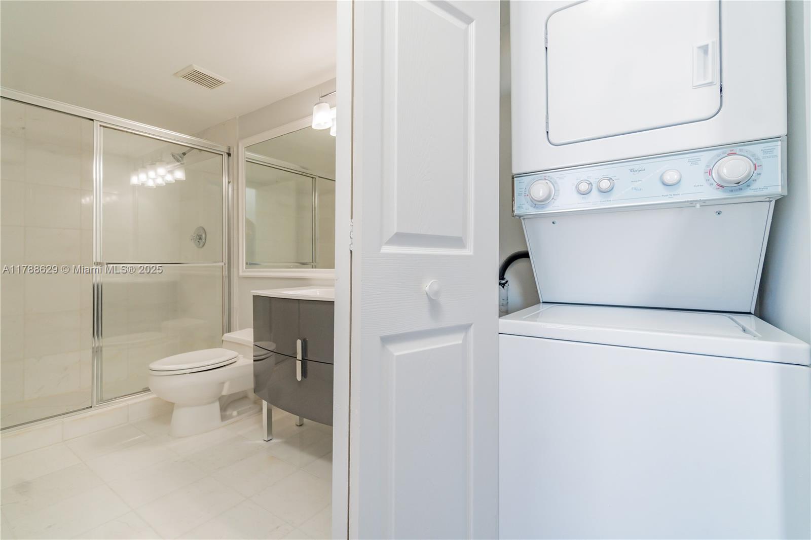 3530 Mystic Pointe Dr #1513, Aventura FL 33180