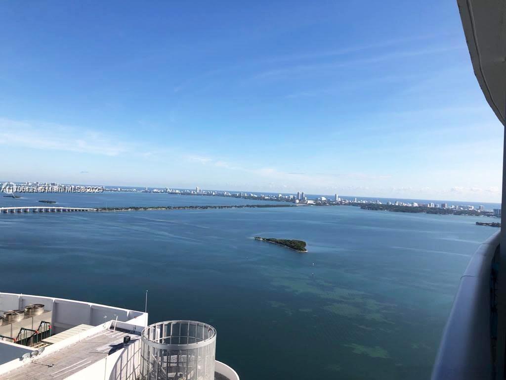 Spectacular 2 bed 3 full bath at Aria On The Bay. Amazing views of the bay and the city. Balcony is very large great for entertaining! This building has superb amenities, very central located - close to Key Biscayne, 5 minutes to SoBe, Brickell, downtown, Wynwood, Design District. Unit comes with 1 parking space on a very low floor!! Furnished one of the few units in the building with unobstructed views.