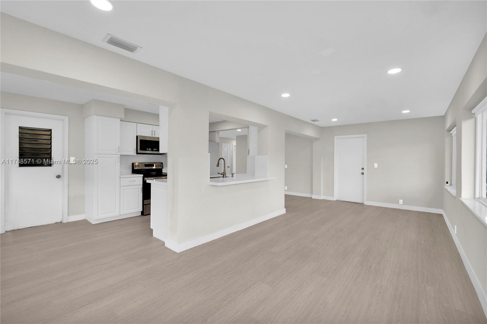 4917 NW 48th Ave, Tamarac, Florida image 6