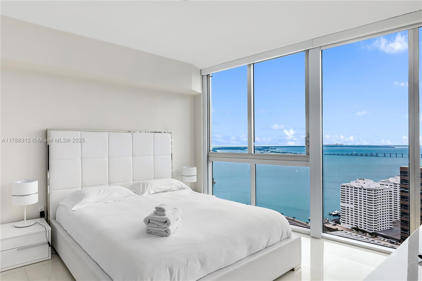 Condo for Sale in Miami, FL