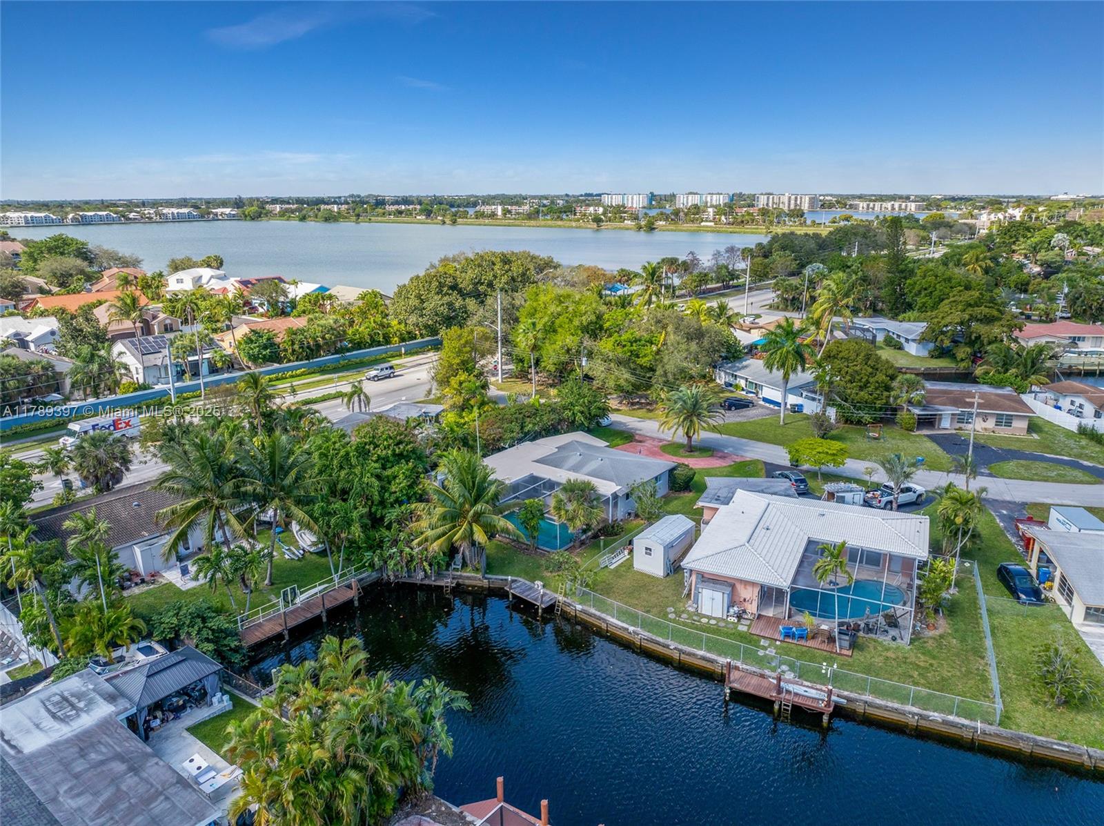 2020 33rd Ct, Oakland Park, Florida 33309