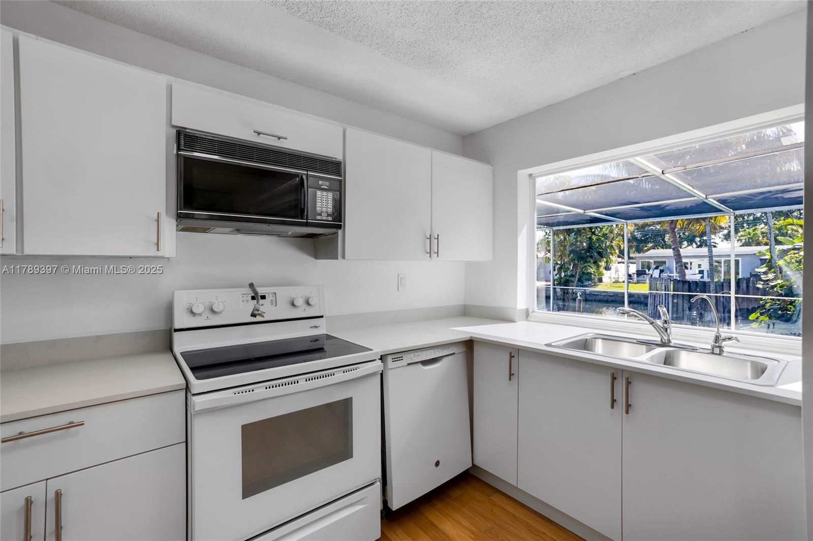 2020 NW 33rd Ct, Oakland Park, Florida image 13