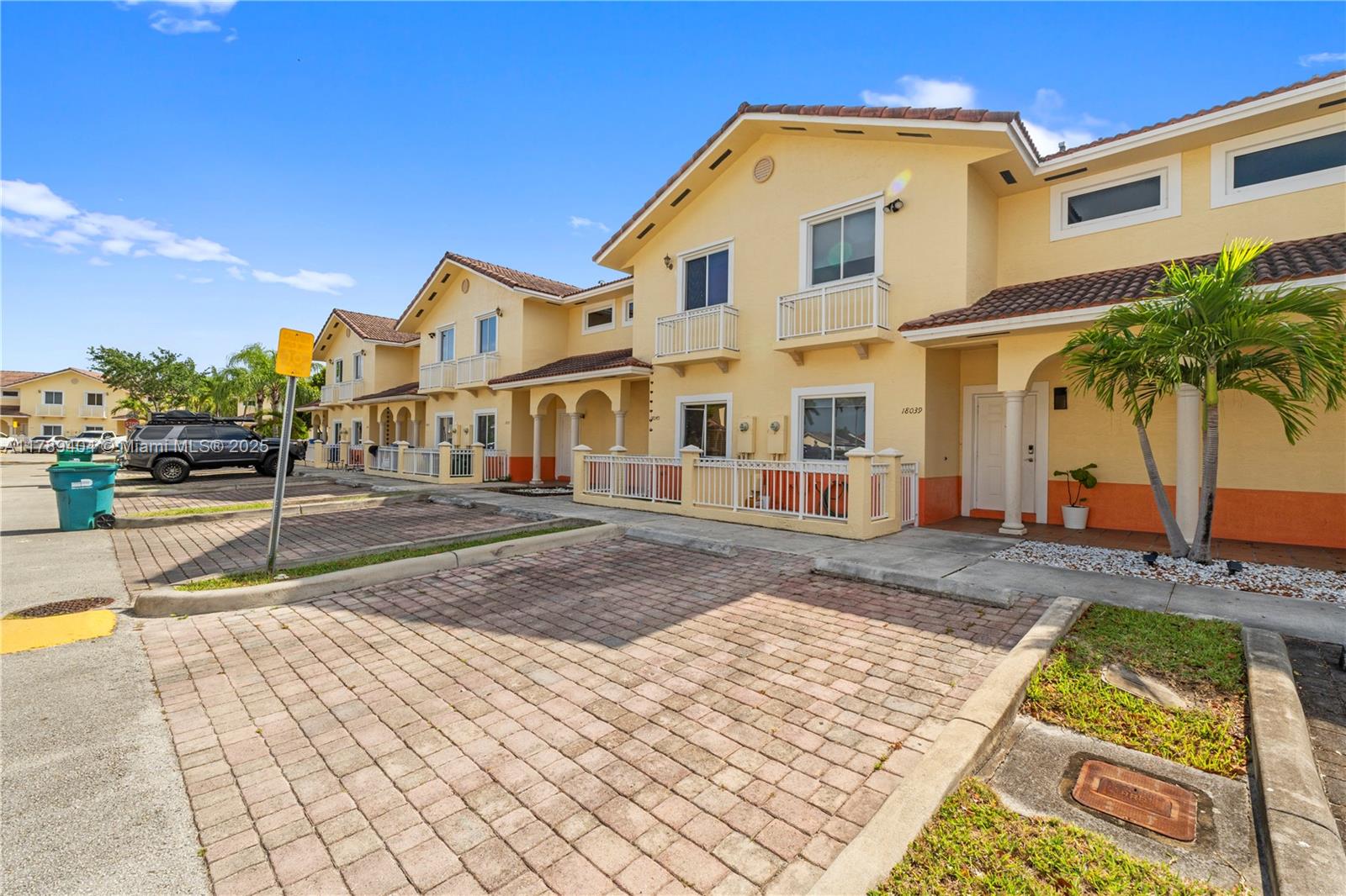 18039 NW 74th Path, Hialeah, Florida image 29