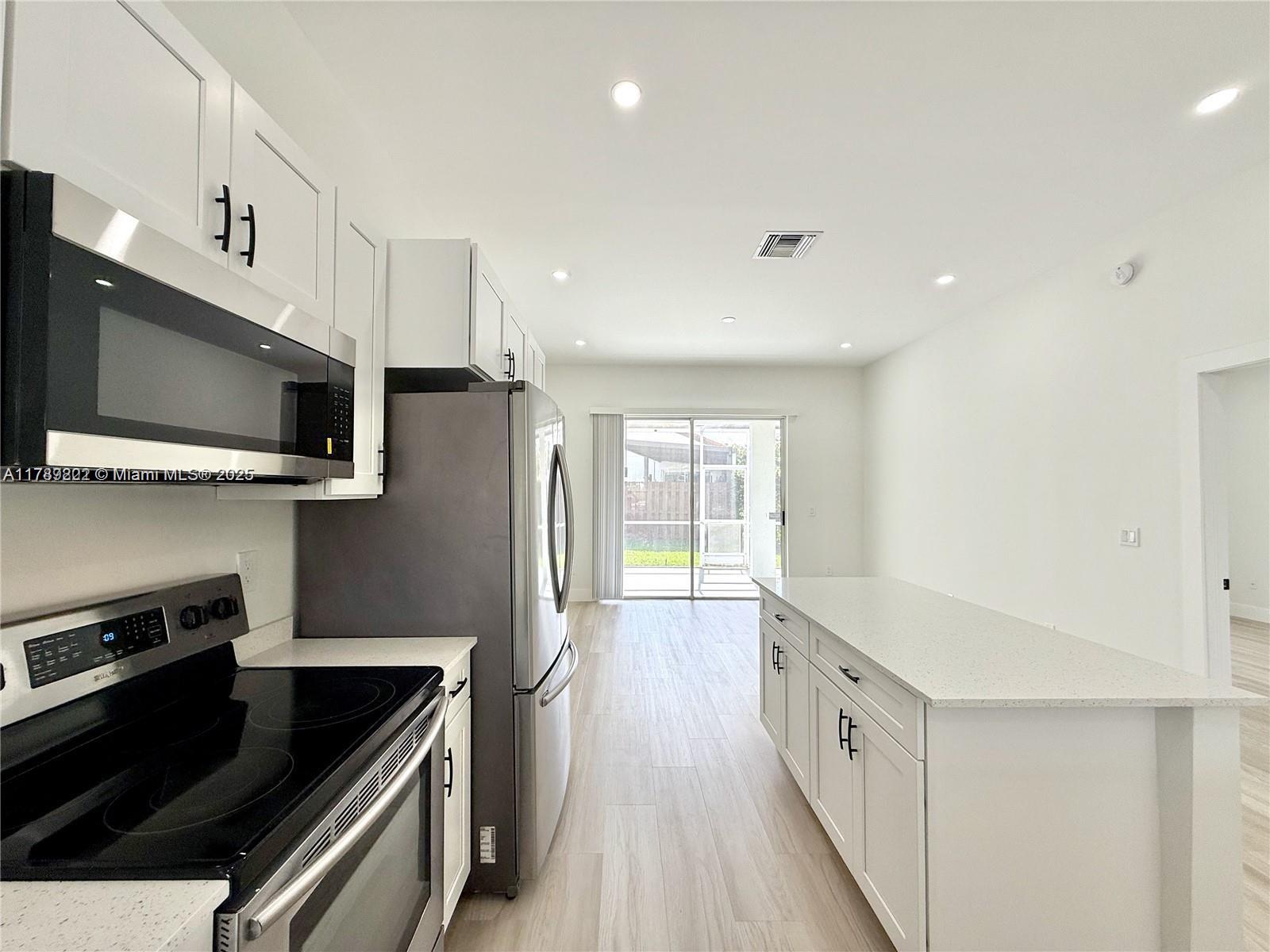 13034 Sheridan Ter, Wellington, Florida image 10