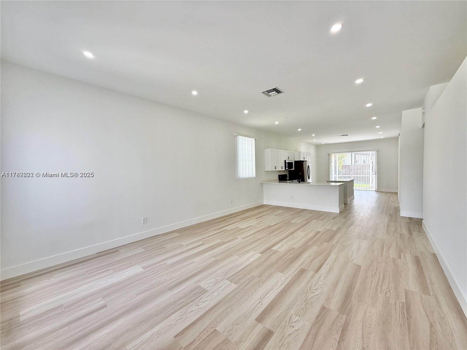 13034 Sheridan Ter, Wellington, Florida image 4