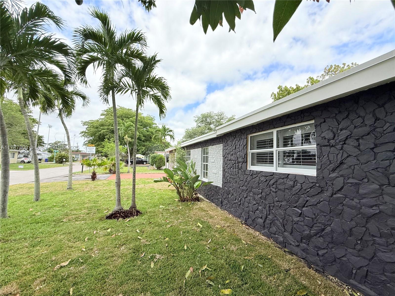 2339 NW 13th St, Fort Lauderdale, Florida image 35