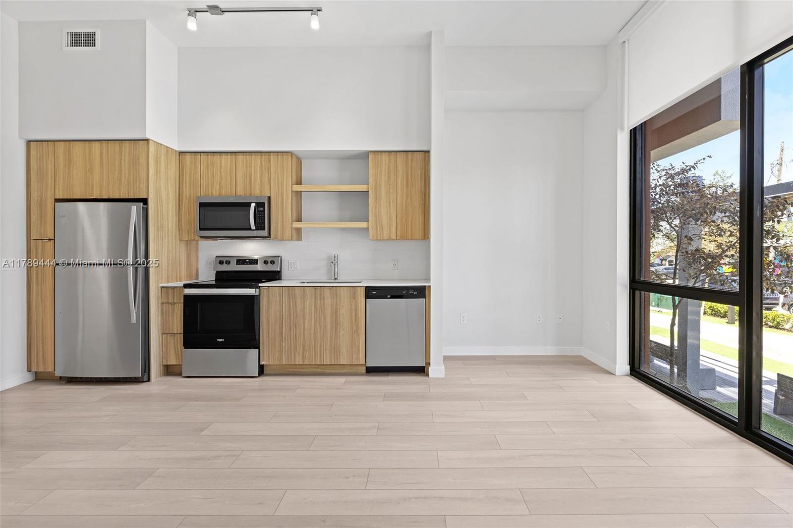Property photo # 6