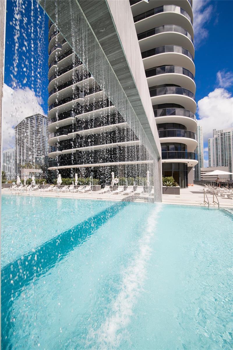 55 SW 9th #2509, Miami FL 33130