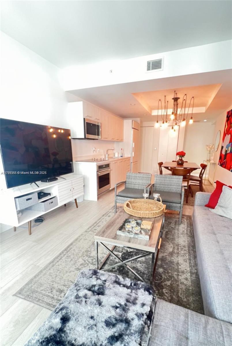 55 SW 9th #2509, Miami FL 33130