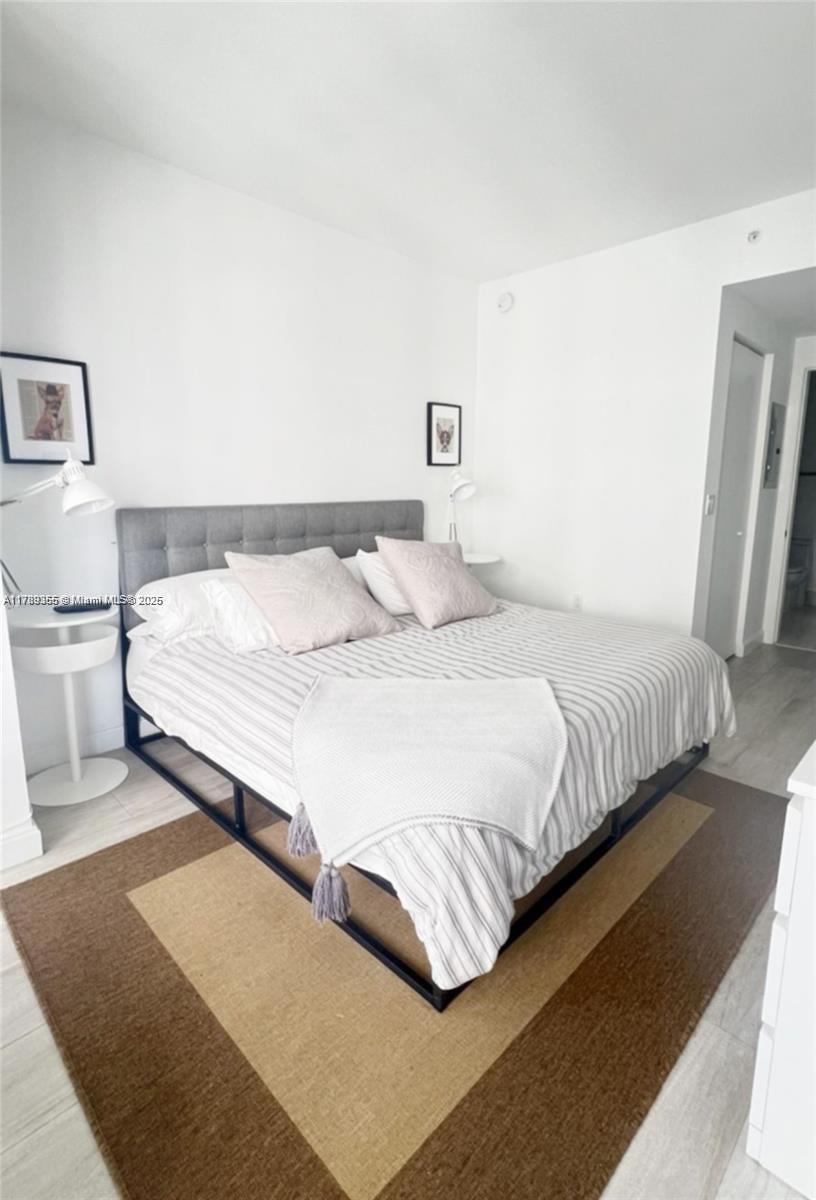 55 SW 9th #2509, Miami FL 33130