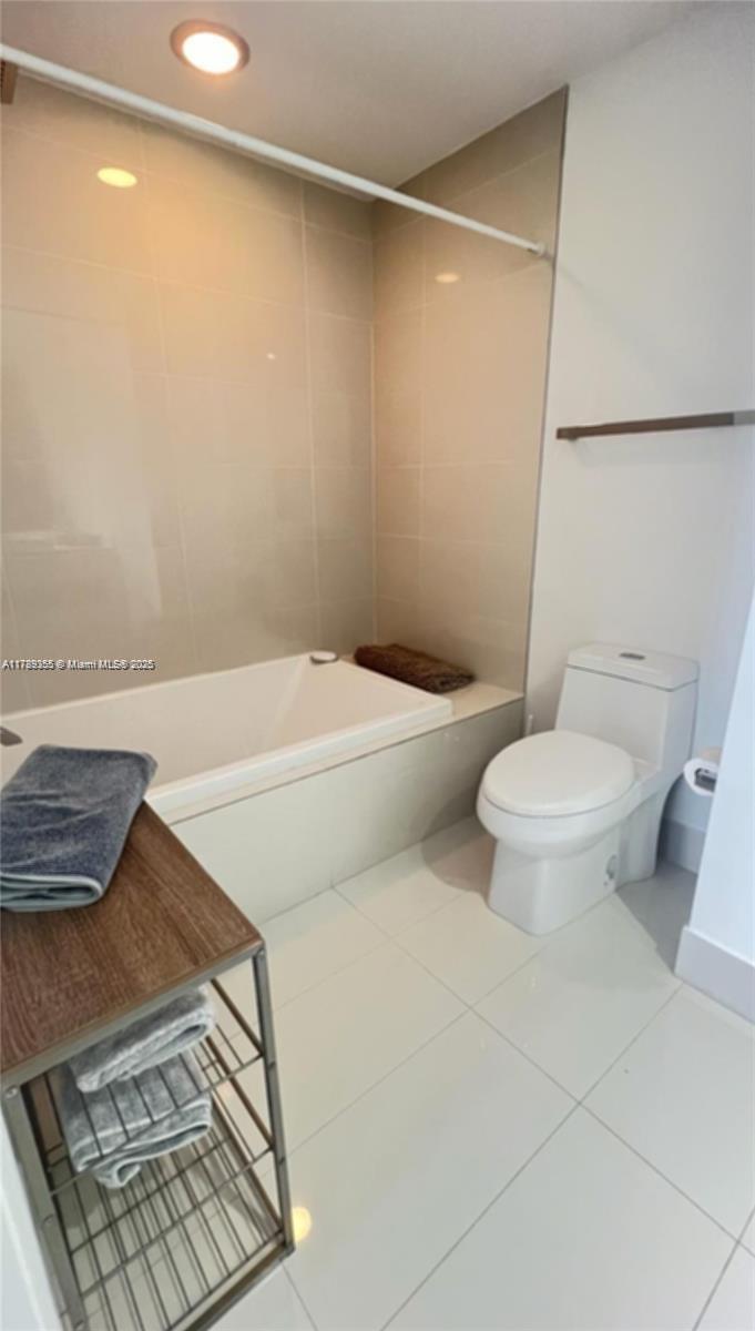 55 SW 9th #2509, Miami FL 33130