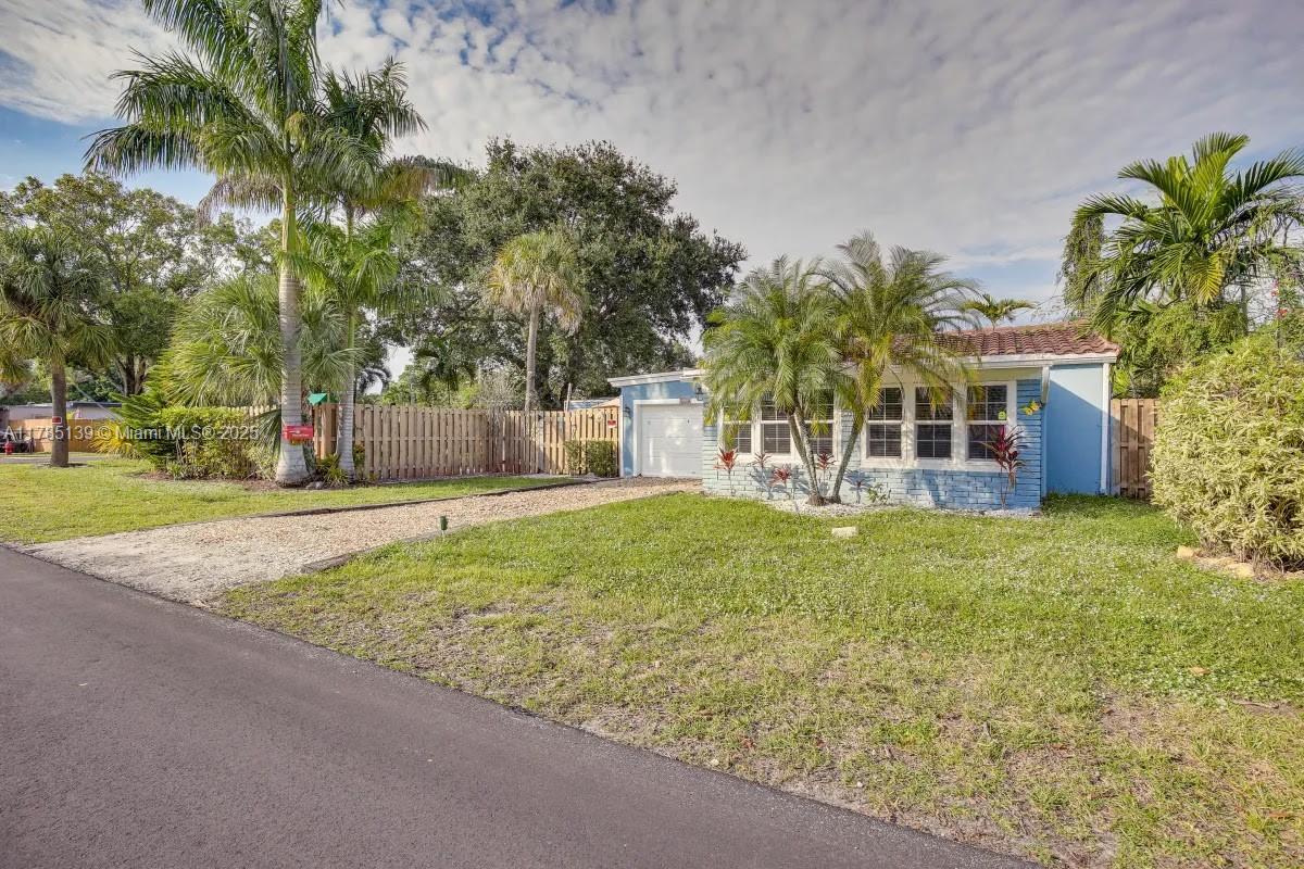 1237 SW 28th St, Fort Lauderdale, Florida image 3