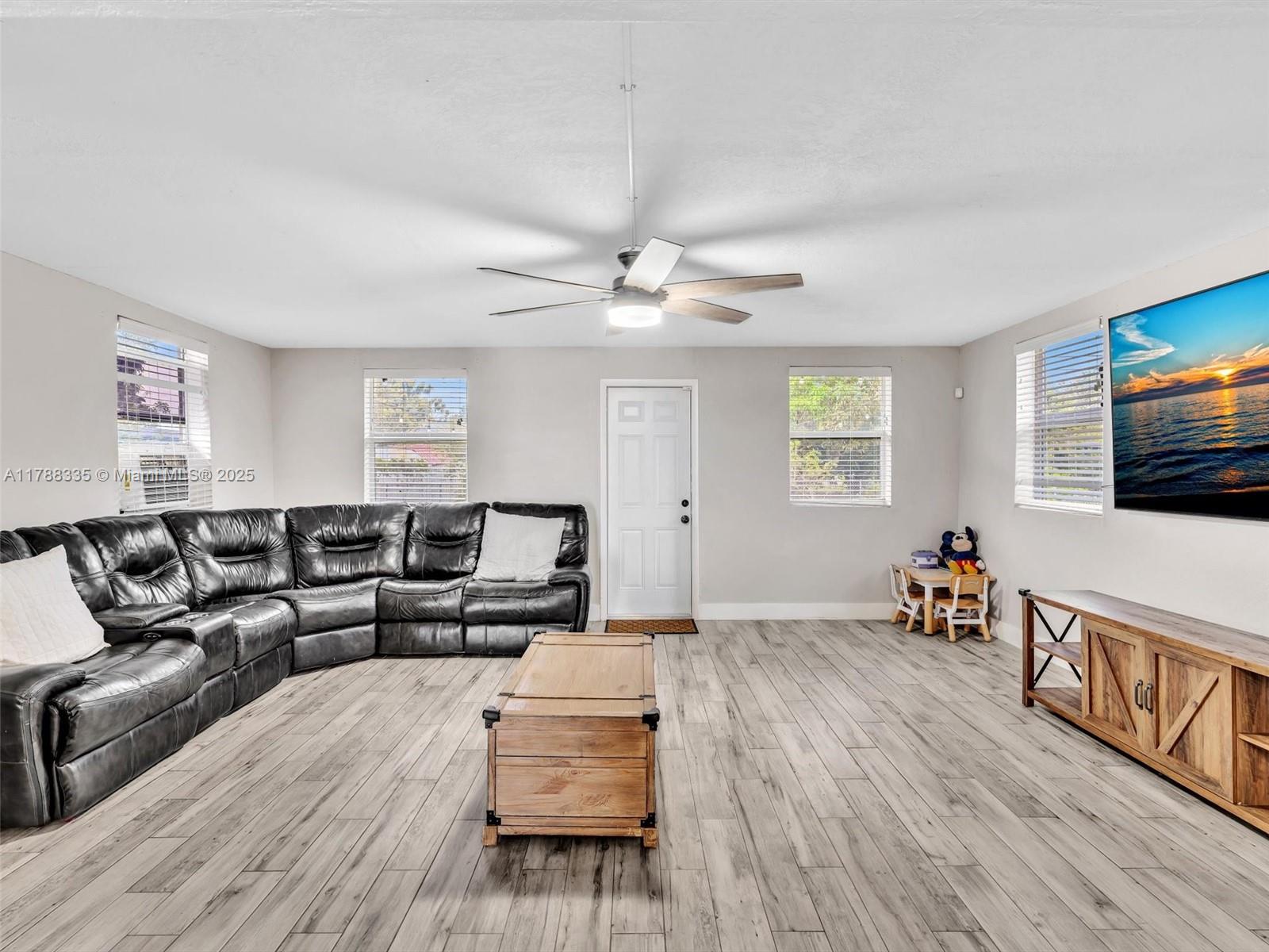 2020 NW 190th Ter, Miami Gardens, Florida image 7