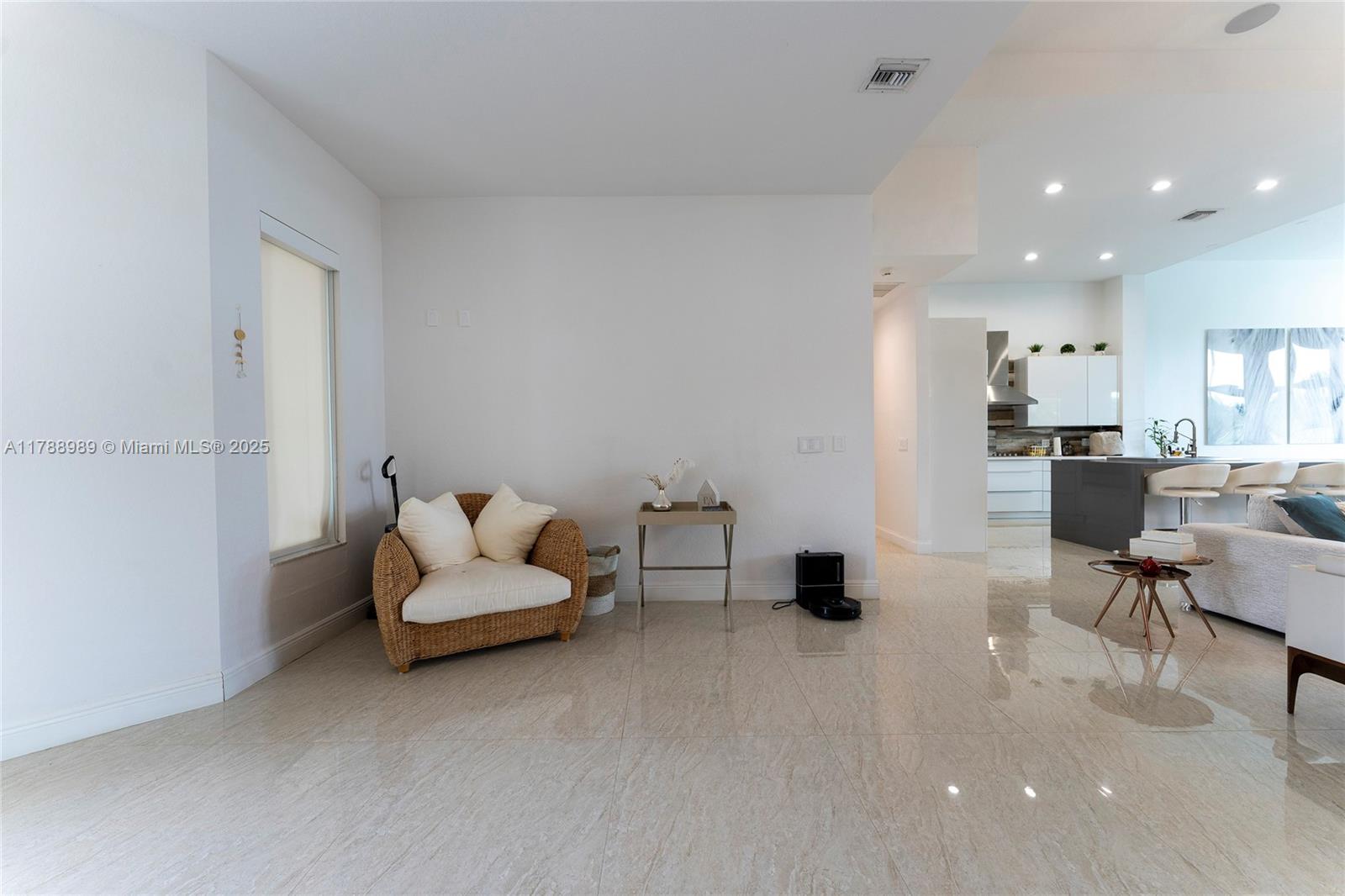 4021 E Lake Estates Dr, Davie, Florida image 12