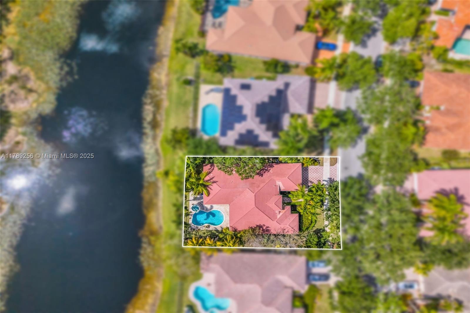3739 Oak Ridge Cir, Weston, Florida image 2