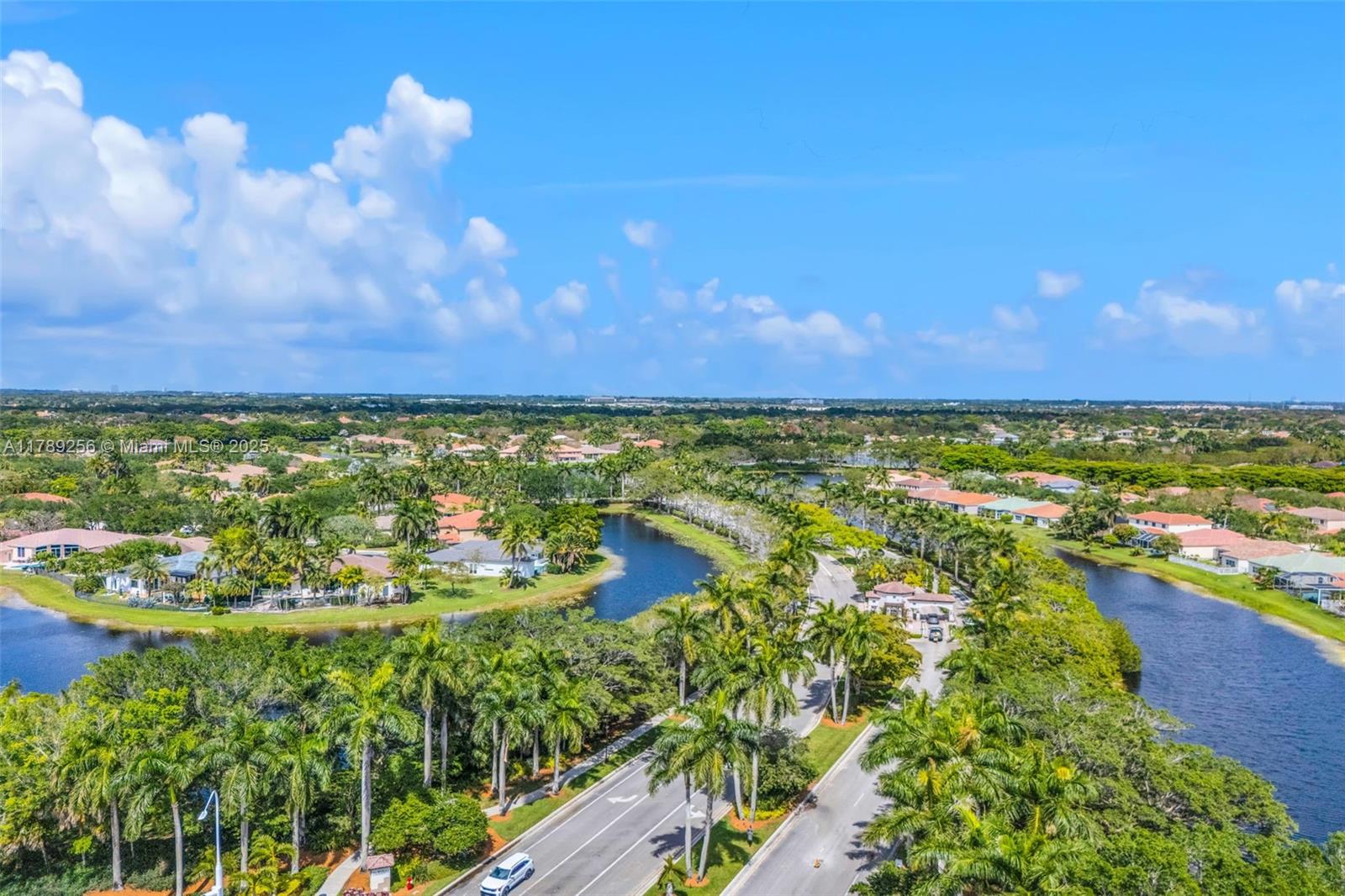 3739 Oak Ridge Cir, Weston, Florida image 5