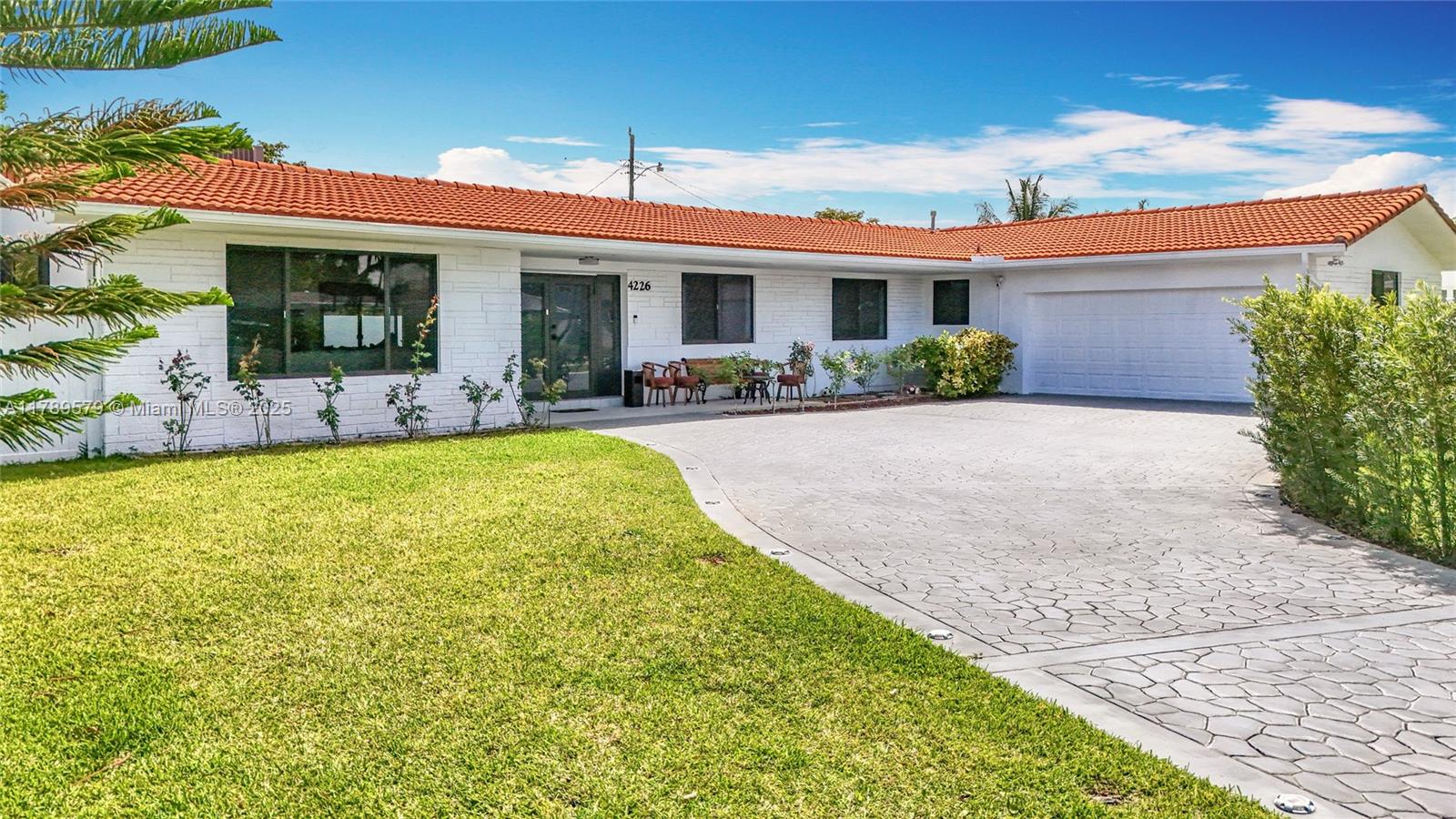 4226  Taylor St  For Sale A11789579, FL