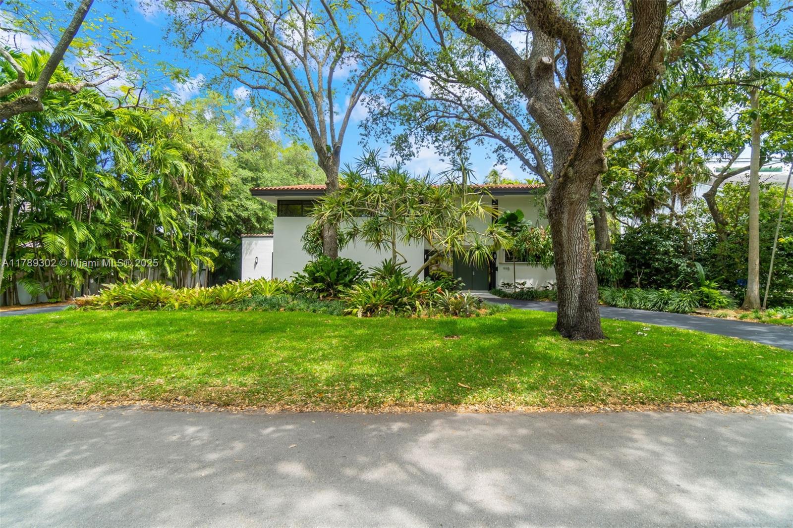 445  Tivoli Ave  For Sale A11789302, FL