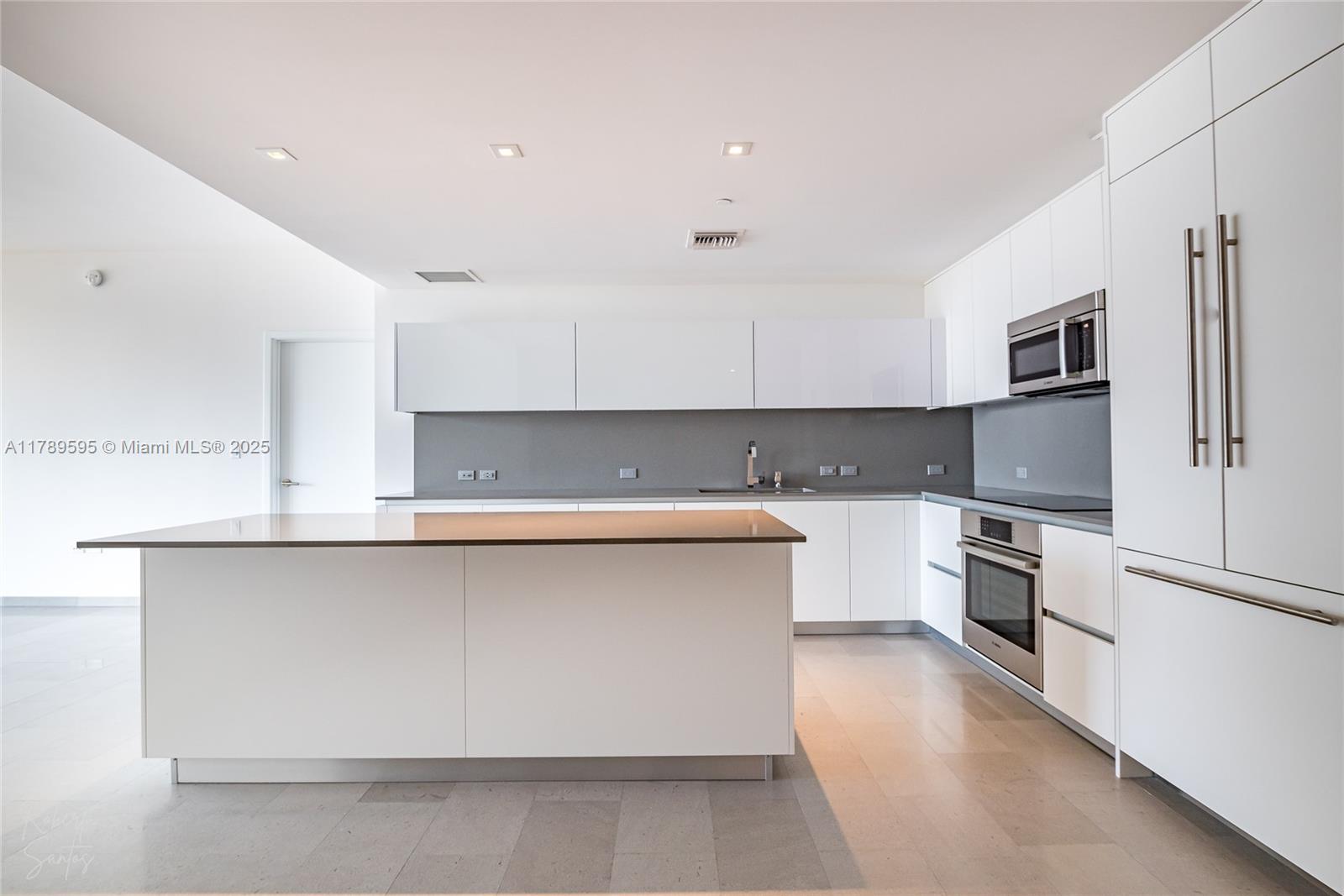Condo for Rent in Miami, FL