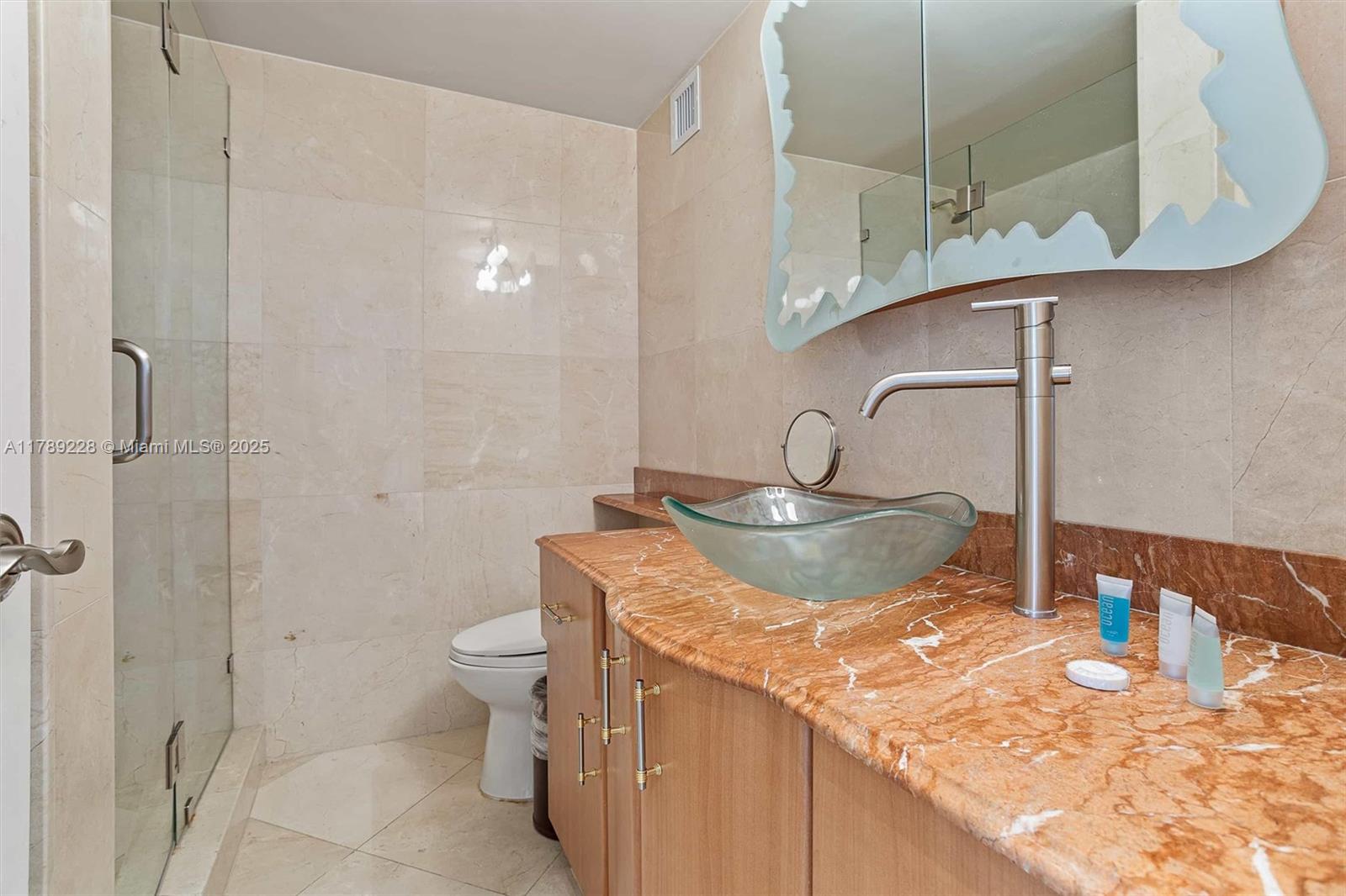 Listing Photo 14