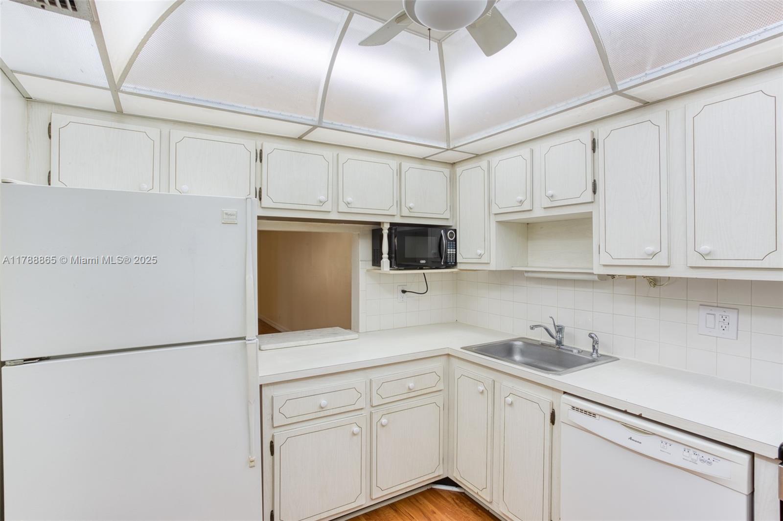 1005 Country Club Dr #408, Margate, Florida image 18