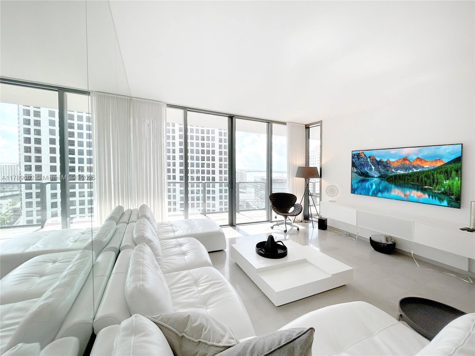 Apartamento para Alugar em Miami, FL