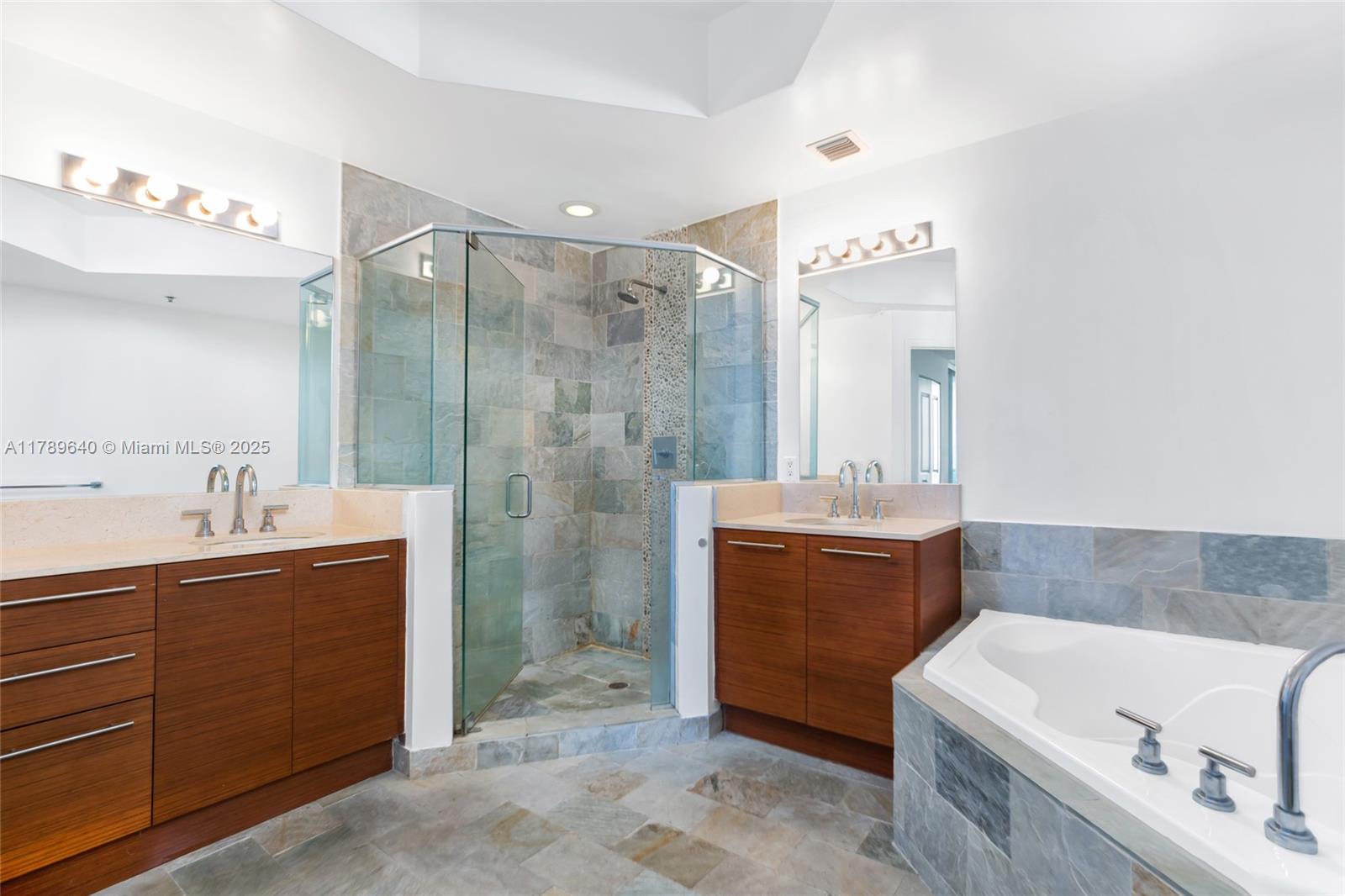 2641 N Flamingo Rd #2608N, Sunrise, Florida image 9
