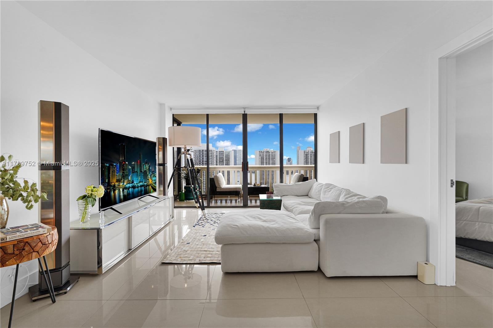 1000 Island Blvd Unit 2508, Aventura, Florida 33160