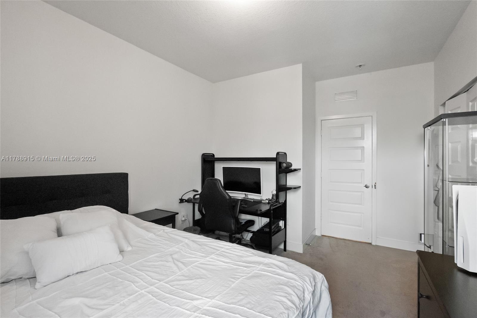 8110 NW 104th Ct, Doral, Florida image 18