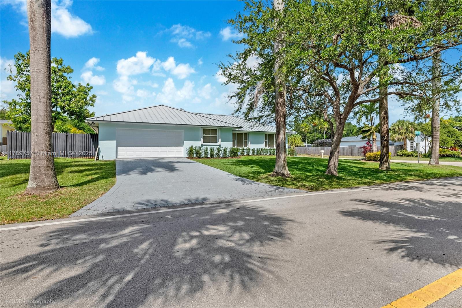 8400 SW 184th Ln, Cutler Bay, Florida image 1