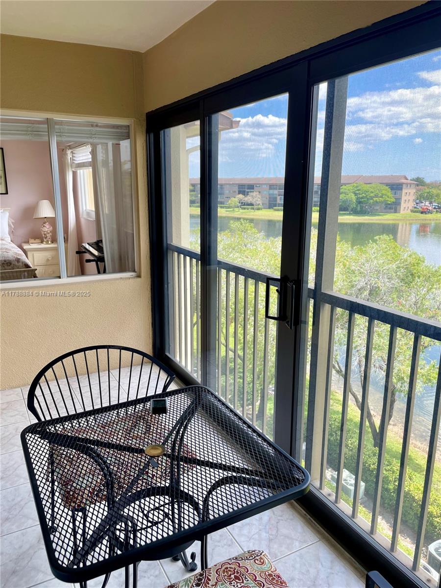 1001 SW 141st Ave #404K, Pembroke Pines, Florida image 2