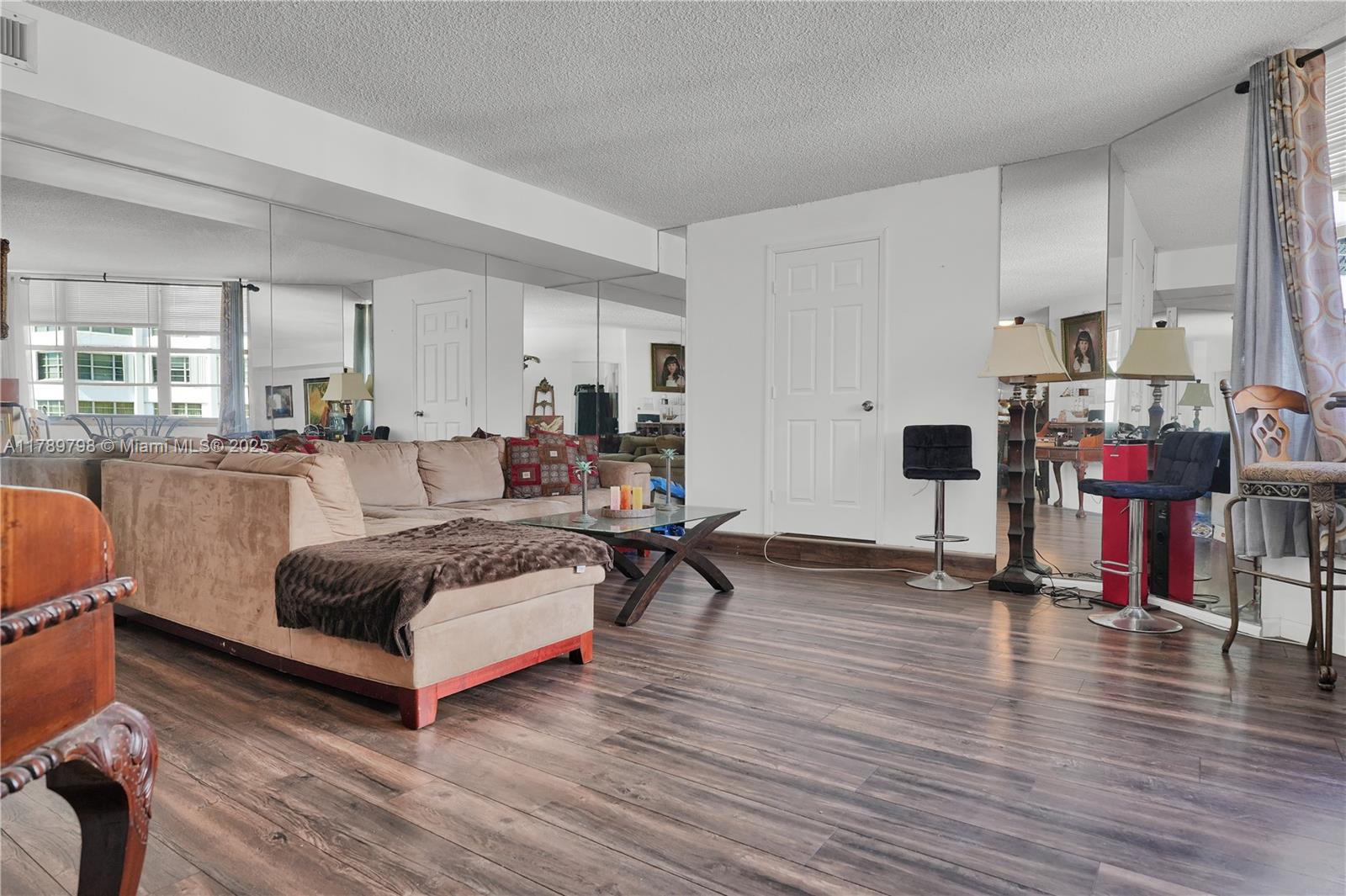 Property photo # 6
