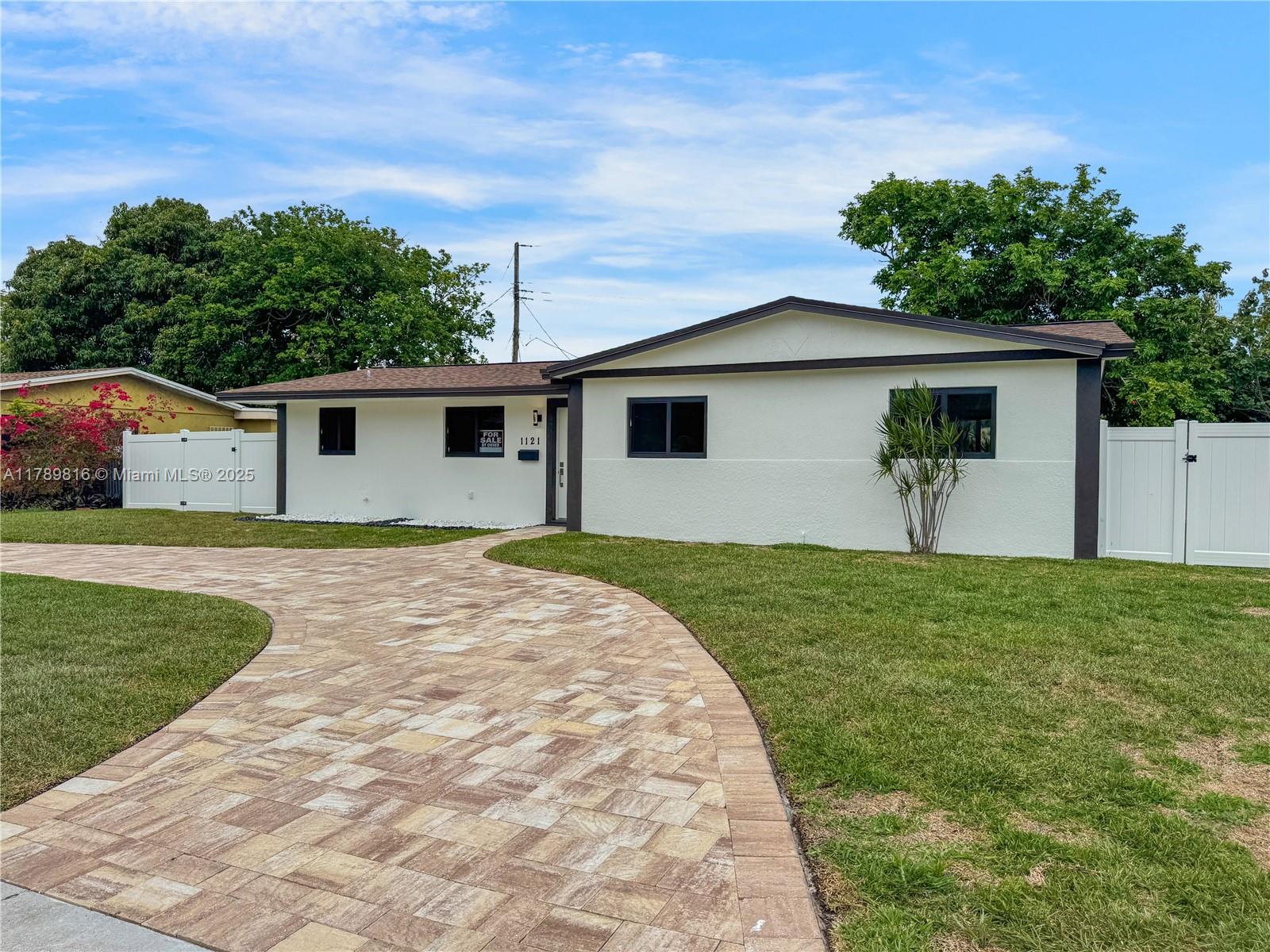 1121 NW 200th St, Miami Gardens, Florida image 2