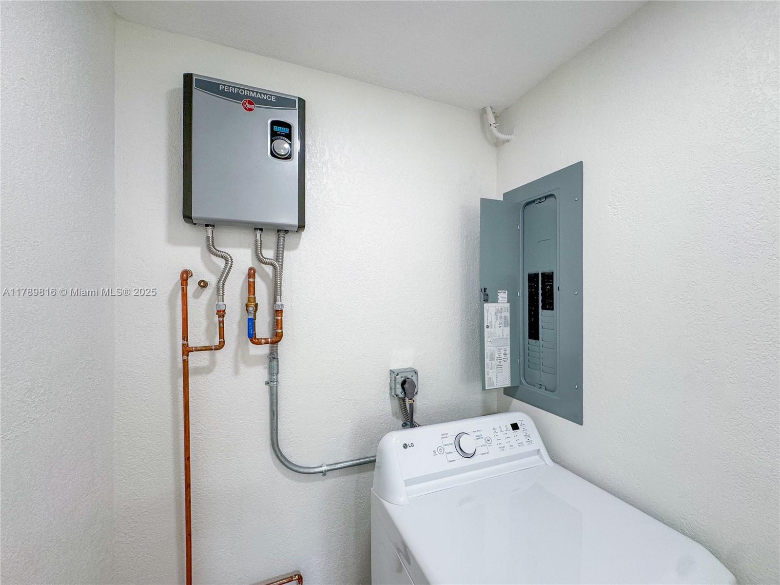 1121 NW 200th St, Miami Gardens, Florida image 29