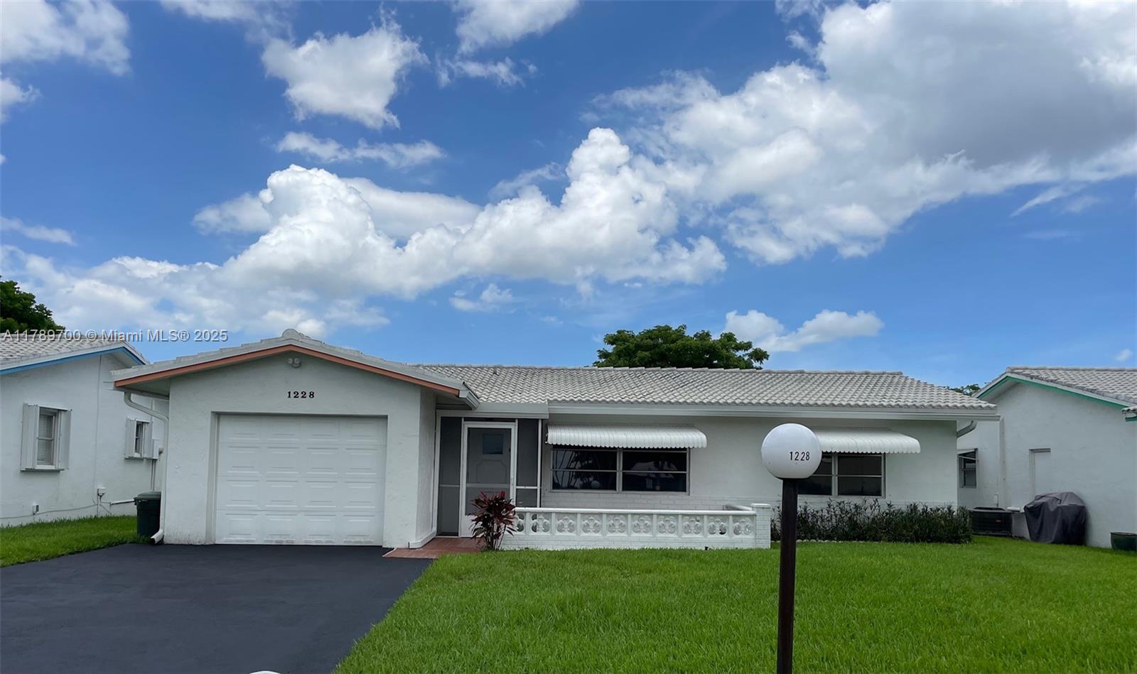 Residential, Plantation, Florida image 19