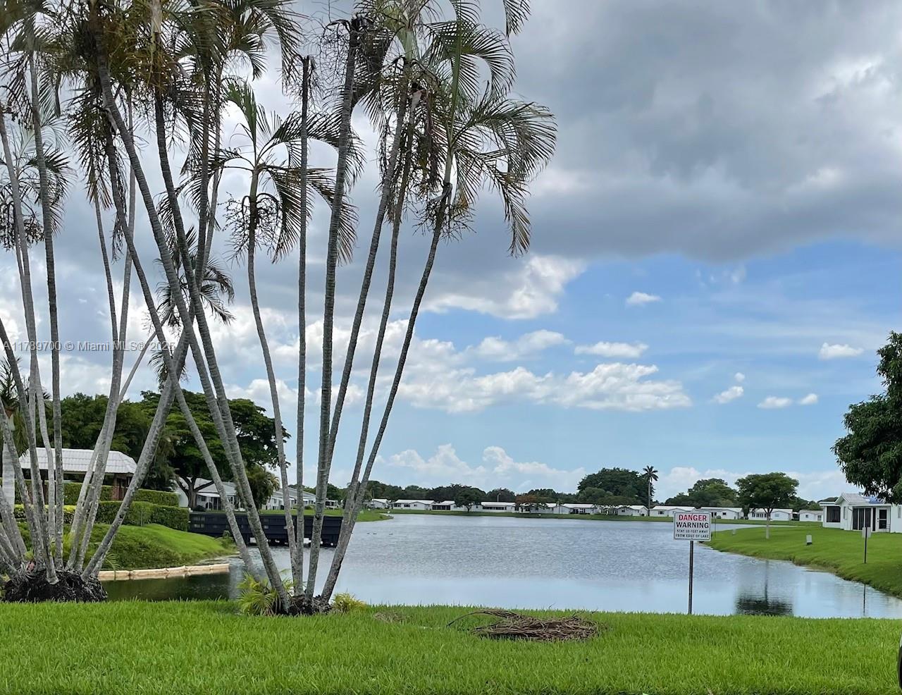 Residential, Plantation, Florida image 2