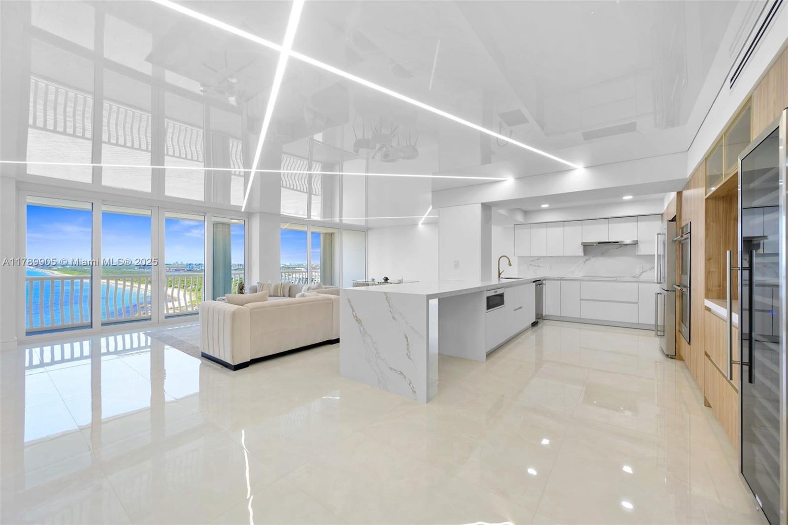 2200 Ocean Ln Unit 2204, Fort Lauderdale, Florida 33316