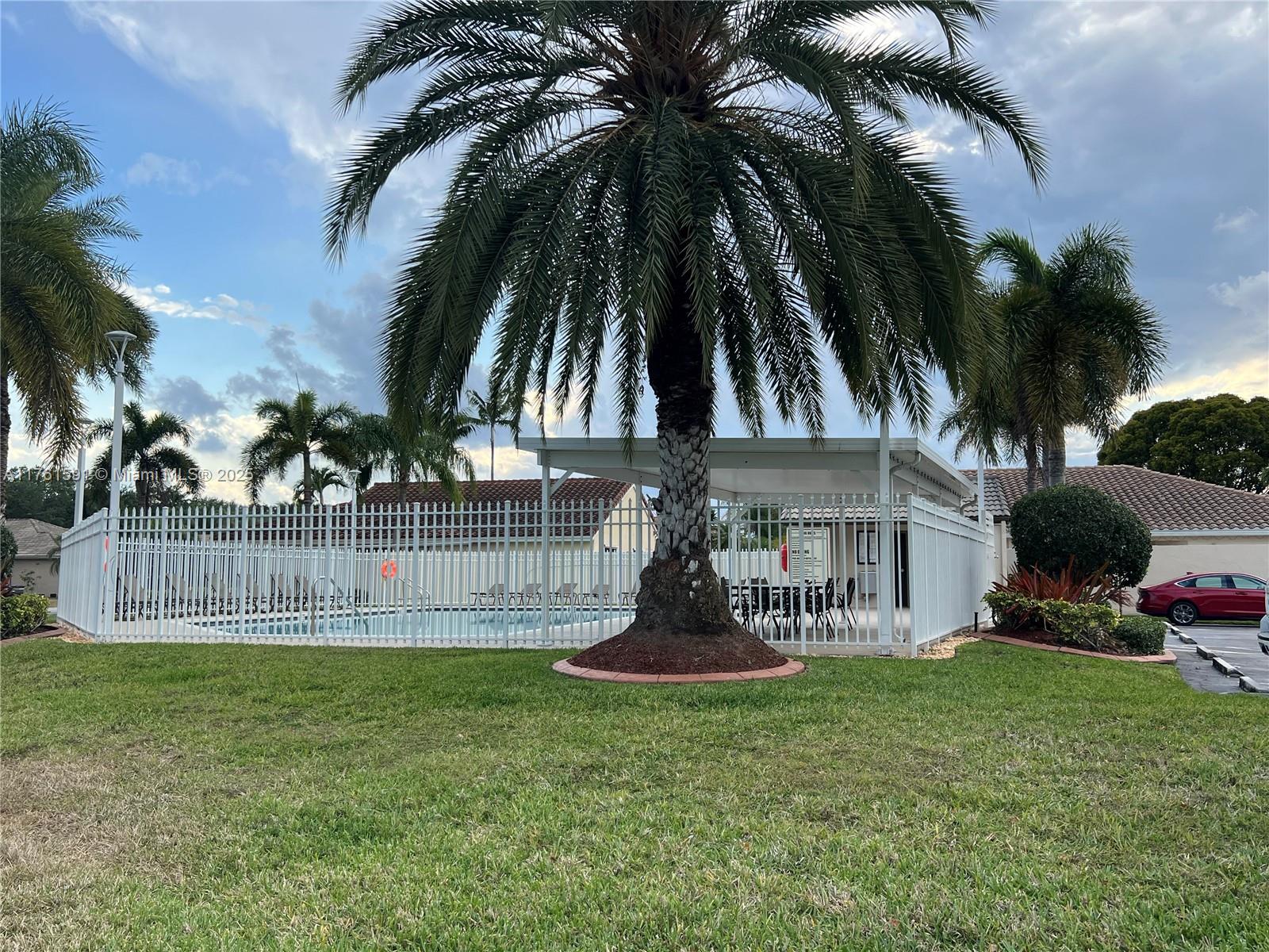 15211 Norfolk Ln, Davie, Florida image 38