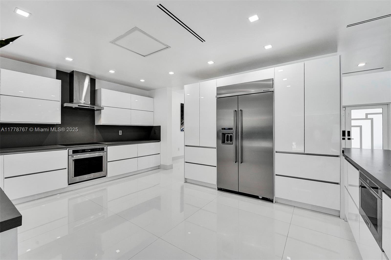 7870 NW 160th Ter, Miami Lakes, Florida image 19