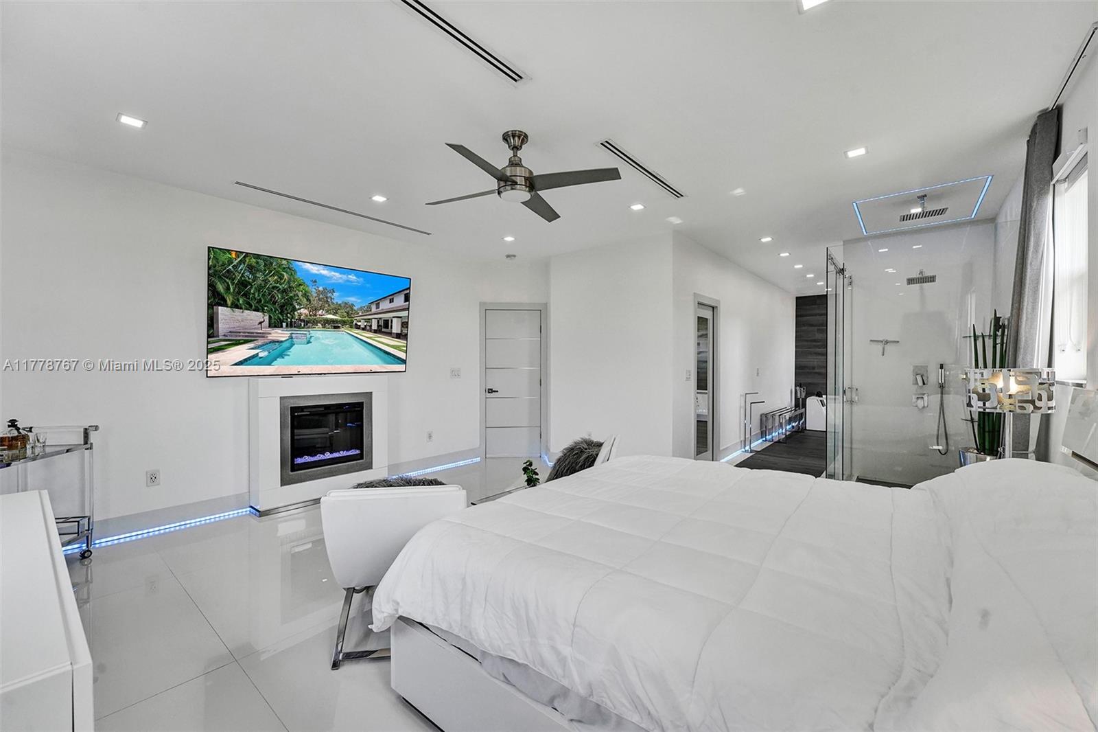 7870 NW 160th Ter, Miami Lakes, Florida image 30