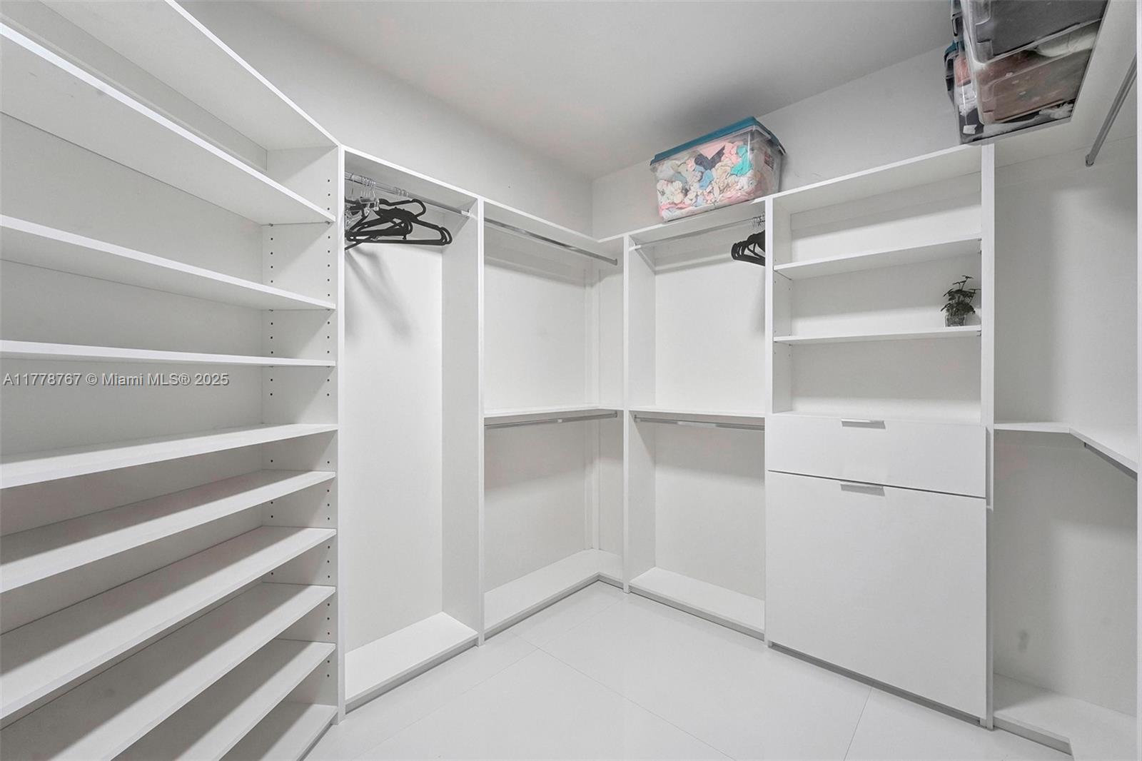 7870 NW 160th Ter, Miami Lakes, Florida image 39