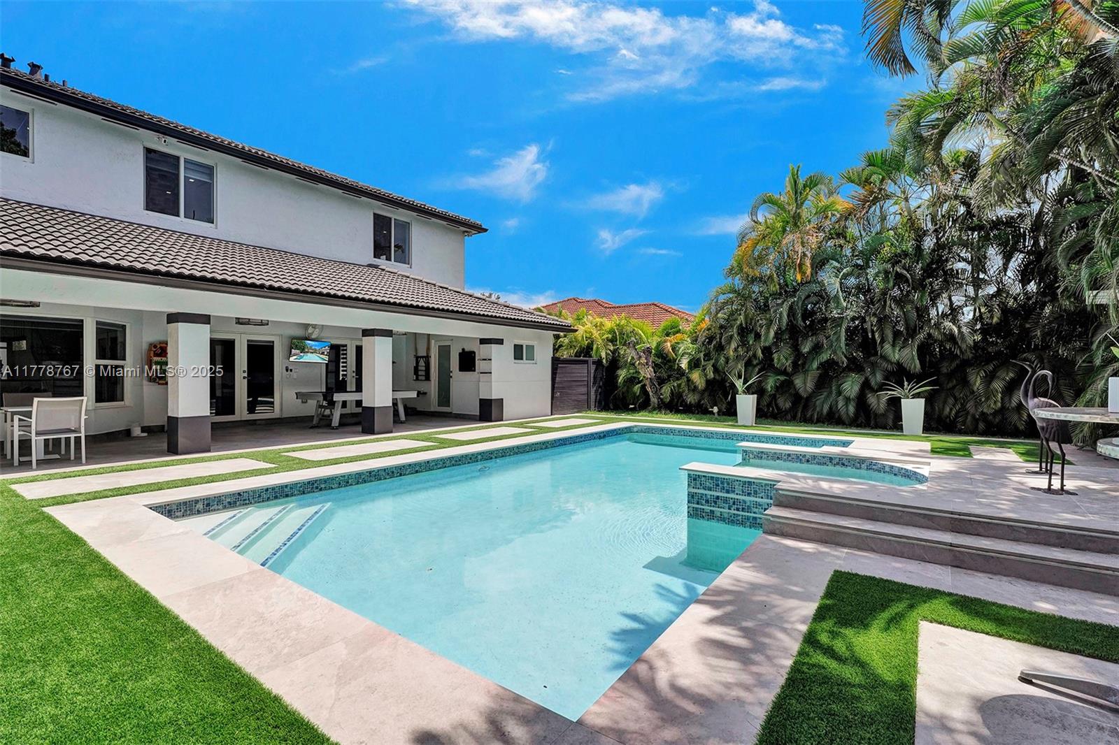 7870 NW 160th Ter, Miami Lakes, Florida image 4