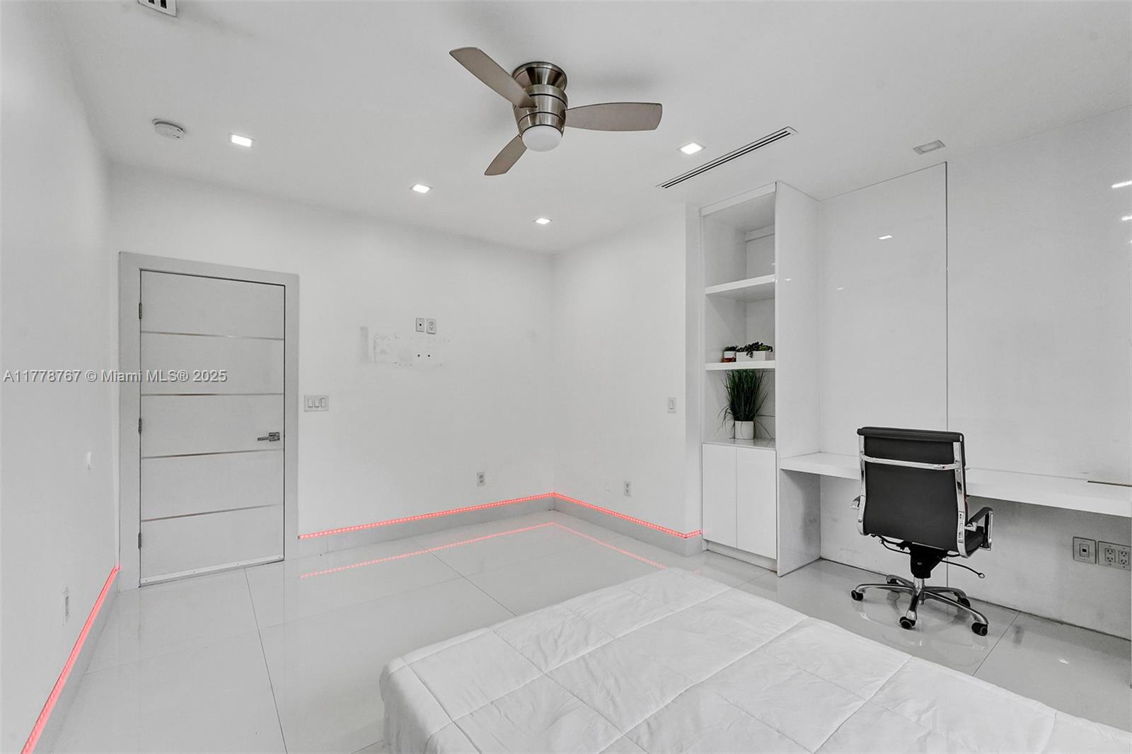 7870 NW 160th Ter, Miami Lakes, Florida image 43