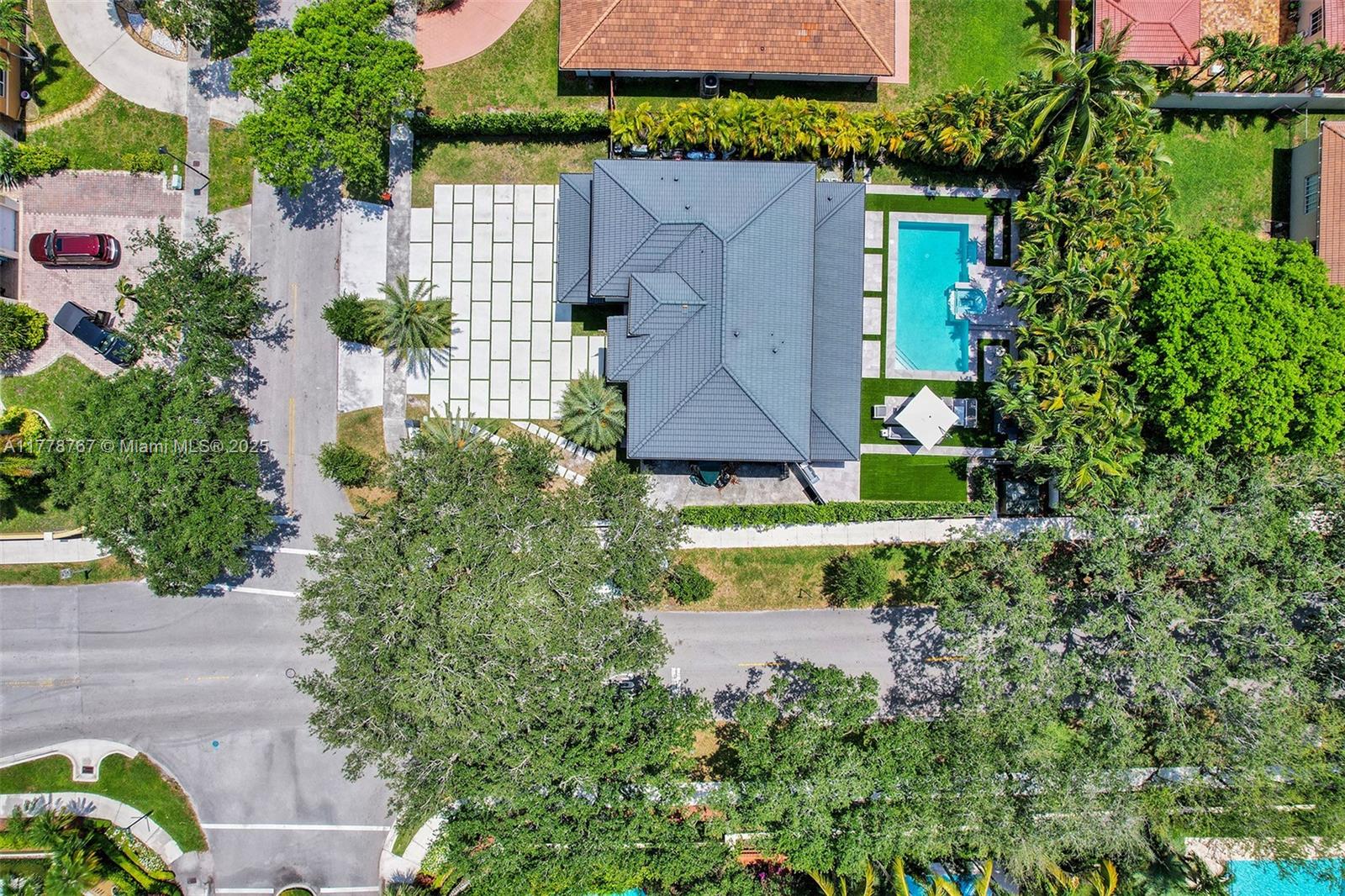 7870 NW 160th Ter, Miami Lakes, Florida image 5
